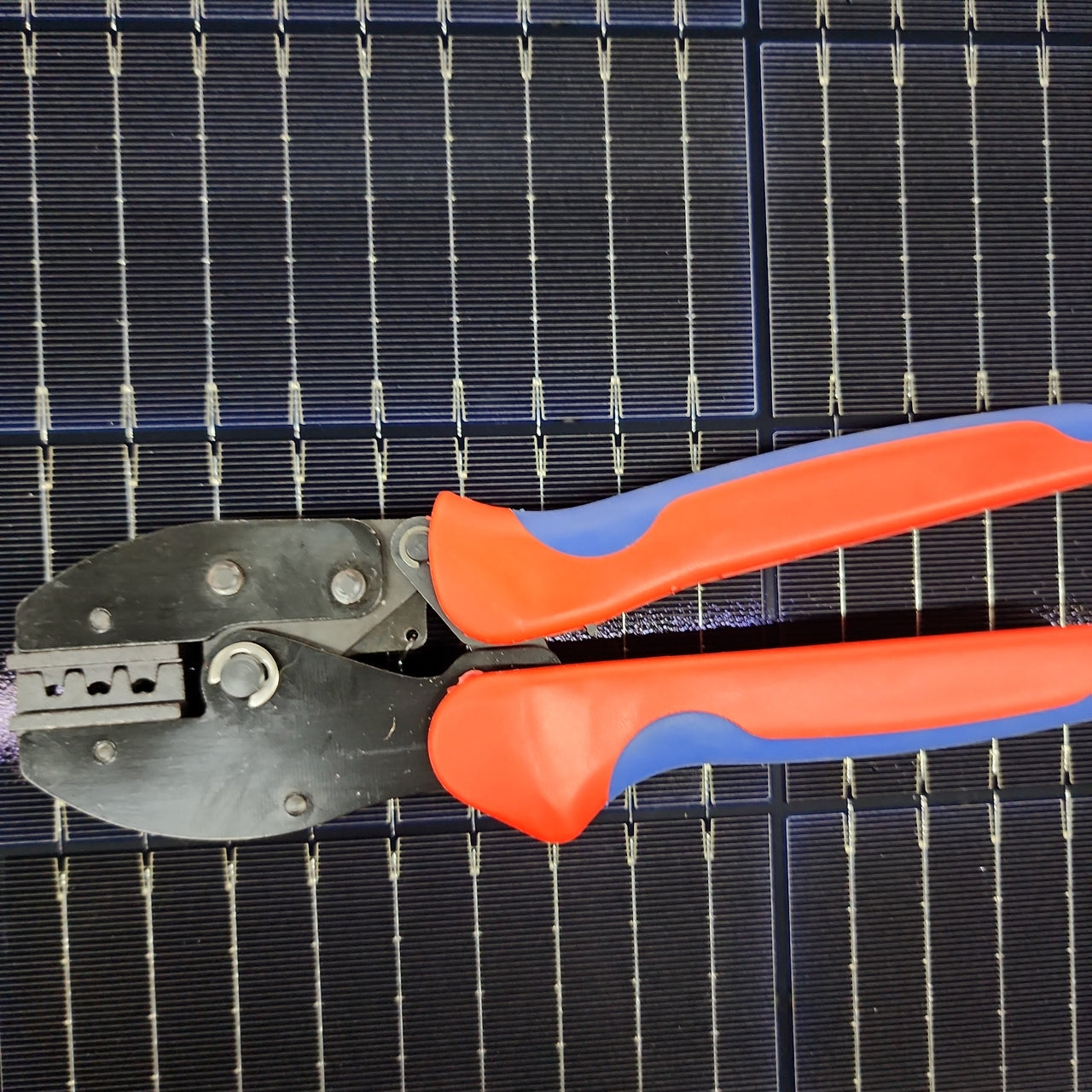Crimping tool for open connectors