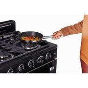 Cuisiniere Unique Classic Retro 30 po noire en utilisation