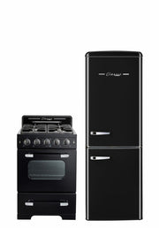 Cuisiniere Unique Classic Retro 24 po noire installee en cuisine